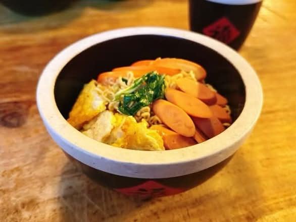 Pan-Fried Instant Noodle/小院炒方便面